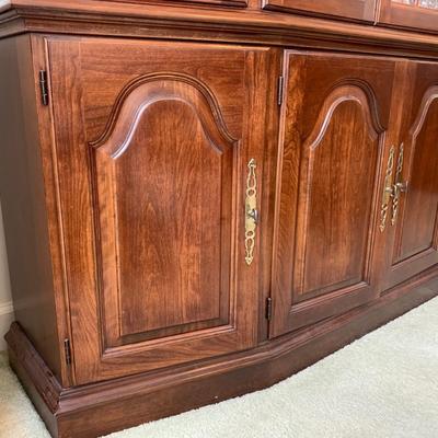 Clean Pennsylvania House Mahogany Lighted China Cabinet