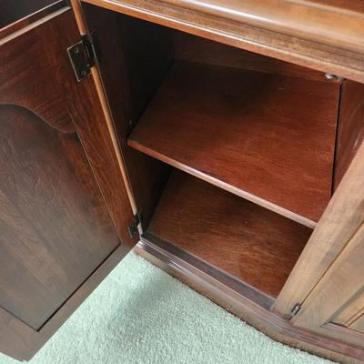 Clean Pennsylvania House Mahogany Lighted China Cabinet