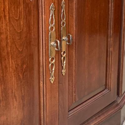 Clean Pennsylvania House Mahogany Lighted China Cabinet