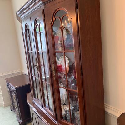 Clean Pennsylvania House Mahogany Lighted China Cabinet