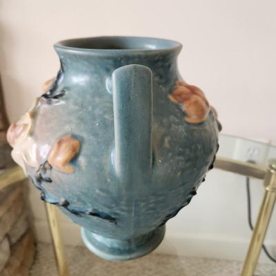Vintage Double Handled Roseville Vase  Urn  92-8" Blue Magnolia