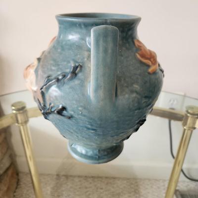 Vintage Double Handled Roseville Vase  Urn  92-8