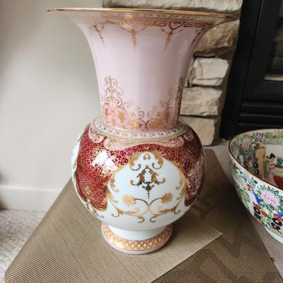 2 Decorative Asian Vase and Bowl