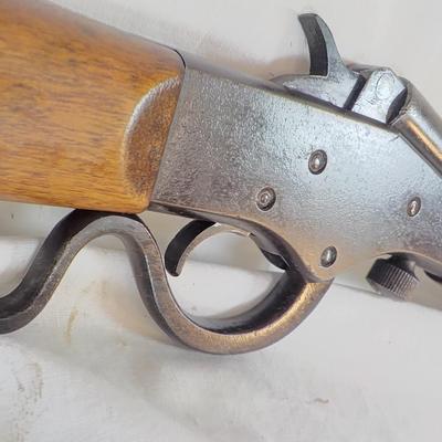 1890 Stevens "Boys rifle" called the Crack Shot. / et. $125 to $ 200..