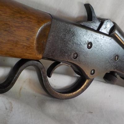 1890 Stevens "Boys rifle" called the Crack Shot. / et. $125 to $ 200..