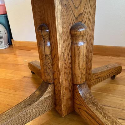 Round Oak Dining Table