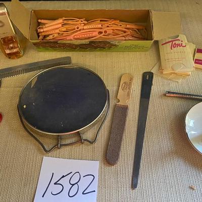 Vintage Bathroom Lot