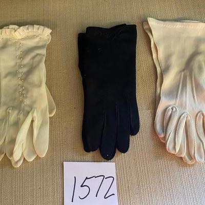 Vintage Ladyâ€™s Gloves