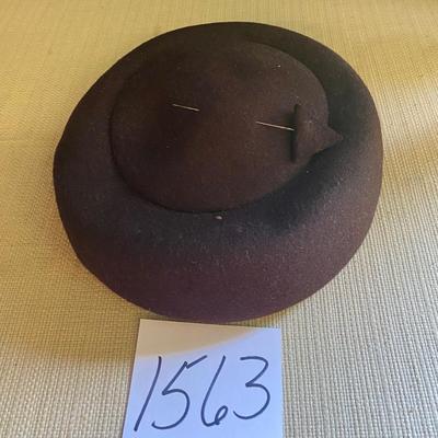 Vintage Ladyâ€™s Hat and Pin