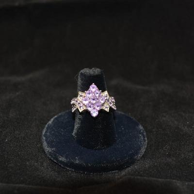 925 Sterling Ring with Amethyst Settings Sz 8 6.2g