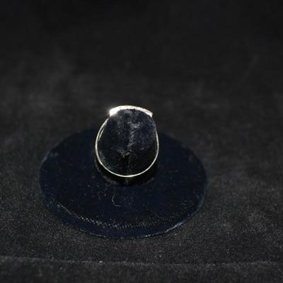 925 Sterling & Mother of Pearl Ring Size 7 2.5g