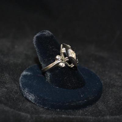 925 Sterling Ring with Onyx & Diamond Chip Size 8 3.3g