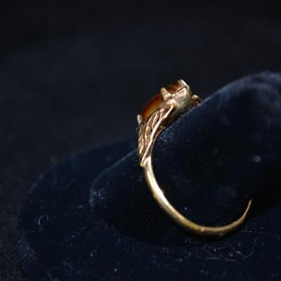 10k Ring with Tigers Eye Size 9 2.1g