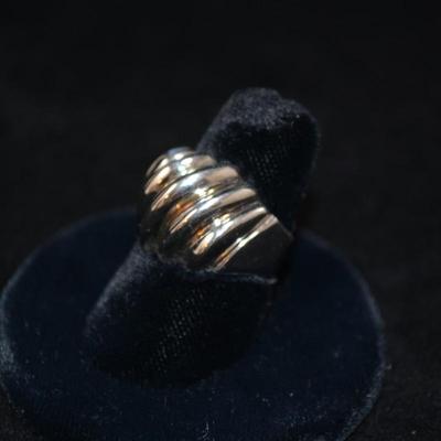 925 Sterling Textured Dome Ring Size 6 5.0g