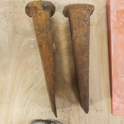 Locks, Splitting Wedges and Chains (WS- KD)