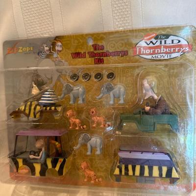 Nickelodeon set, wild thornberrys and spongebob | EstateSales.org