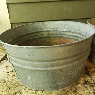 Two Galvanized Tubs and Mop Wringer (WS- KD)