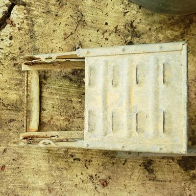 Two Galvanized Tubs and Mop Wringer (WS- KD)