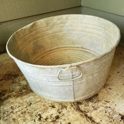 Two Galvanized Tubs and Mop Wringer (WS- KD)