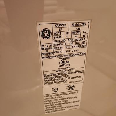 GE 50 Pint Dehumidifier   ADEL50LRL2 Tested working