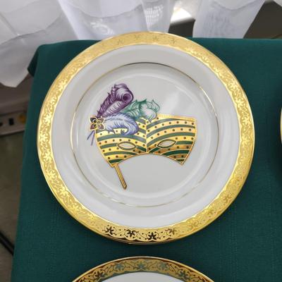 Muirfield Celebrity 9408 Mardi Gras Plates 5 Different Masks 8.5"