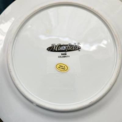 Muirfield Celebrity 9408 Mardi Gras Plates 5 Different Masks 8.5"