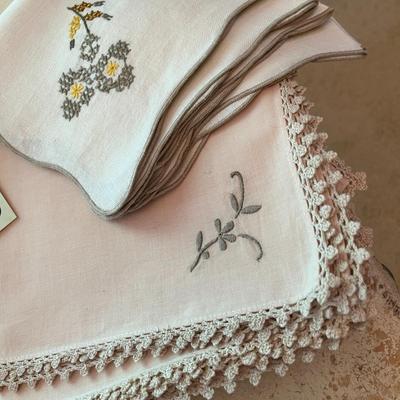 Misc Dining Linens #5