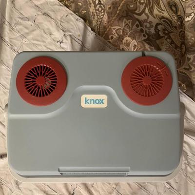 Knox Thermoelectric Cooler & Warmer