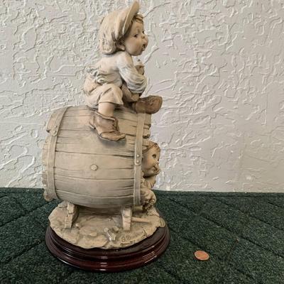 Vintage Giuseppe Armani Figurine