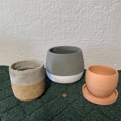 3 Planter Pots