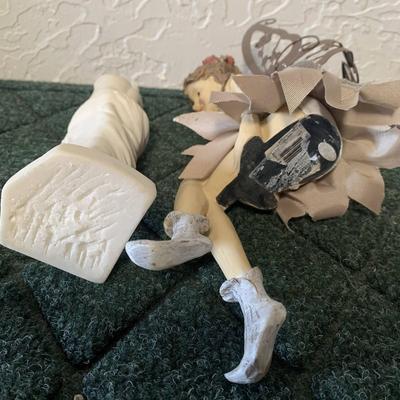 2 Women Figurines