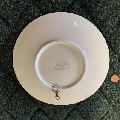 2 Decorative Plates