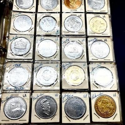 HUNDREDS of Mardi Gras Doubloons