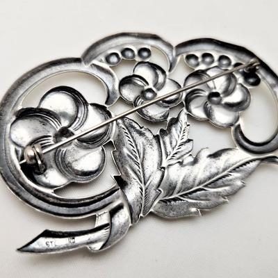 Lot #2  Lovely Vintage Sterling Silver Brooch - Floral design