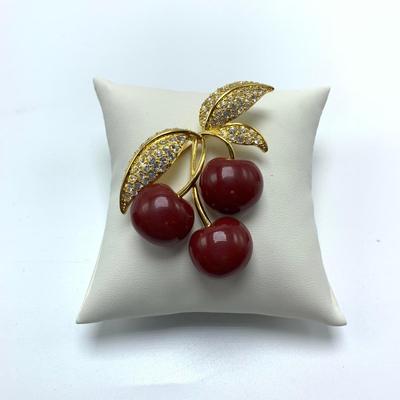 Selection of Joan Rivers Pins with Beaded Bracelets, and Necklace (B3-KW)