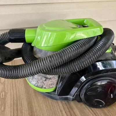 Compact vacuum
