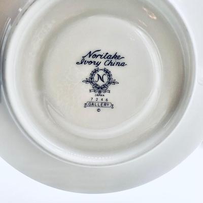 NORITAKE Ivory China Serving For 12