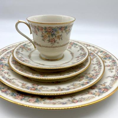 NORITAKE Ivory China Serving For 12
