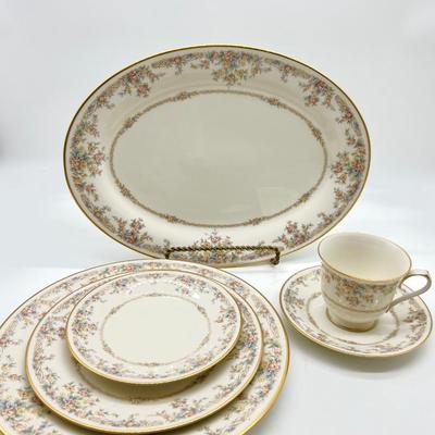 NORITAKE Ivory China Serving For 12