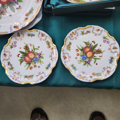 9 Pieces of I. Godinger & Co. Yorkshire Pattern China Plates
