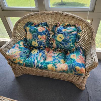4 Piece Real Wicker Patio Set with Cushions Glass top on Round Table