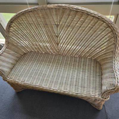 4 Piece Real Wicker Patio Set with Cushions Glass top on Round Table