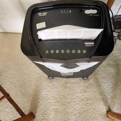 Pen+Gear WM 405XA Paper Credit Card DVD CD Shredder Tested