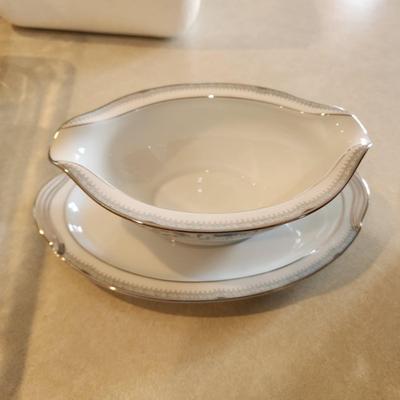 40 Pieces Noritake China Colburn 6107