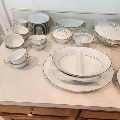 73 Pieces Noritake Buckingham China 6438