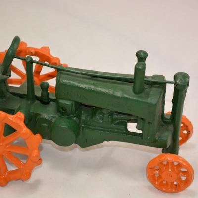 Cast Iron Toy John Deere Tractor 8"x5"