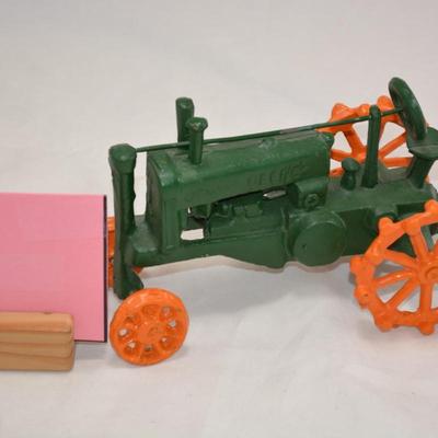 Cast Iron Toy John Deere Tractor 8"x5"