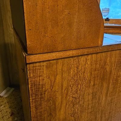 Small 3-Drawer Cabinet w/Hutch Top  (L-JS)