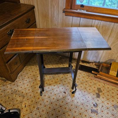 Vintage Hi-Lo Typewriter Stand  (O-JS)