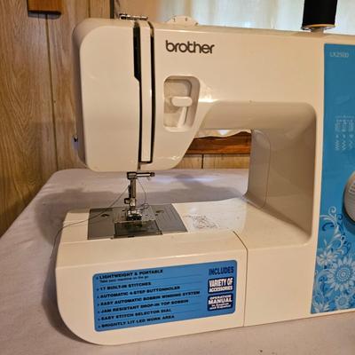 Brother LX2500 Sewing Machine + Case  (L-JS)